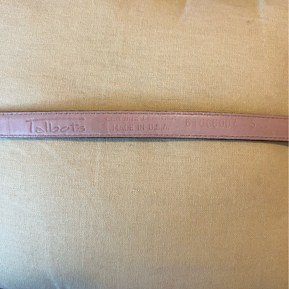 Talbots small Black Belt with Gold Chain Accent - Picture 3 of 7